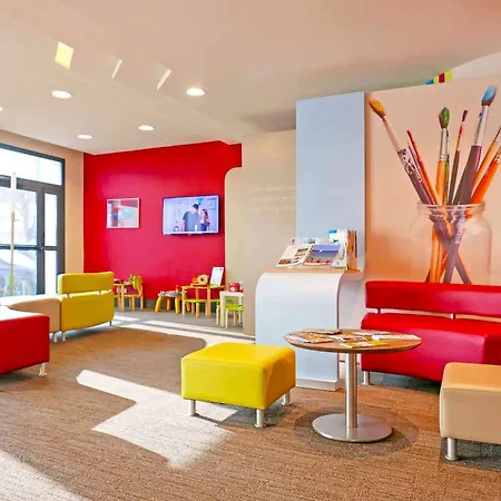 Ibis Styles Centre Historique Hotel 3*