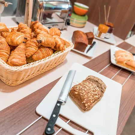 ホテル イビス スタイルズ サントル イストリック