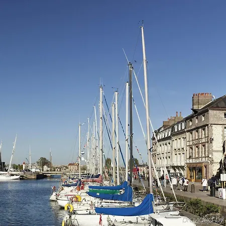 Ibis Styles Centre Historique Hotel 3*